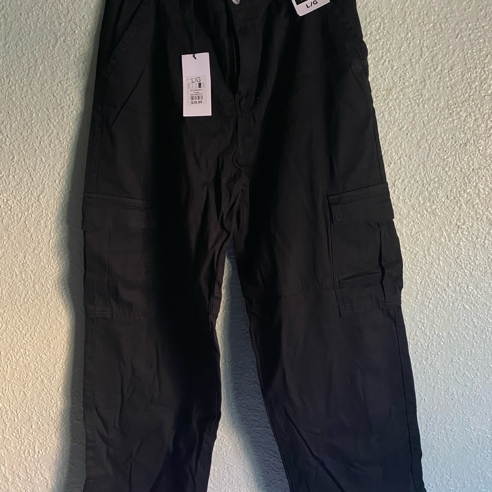 Charlotte Russe Cargó jeans never worn.